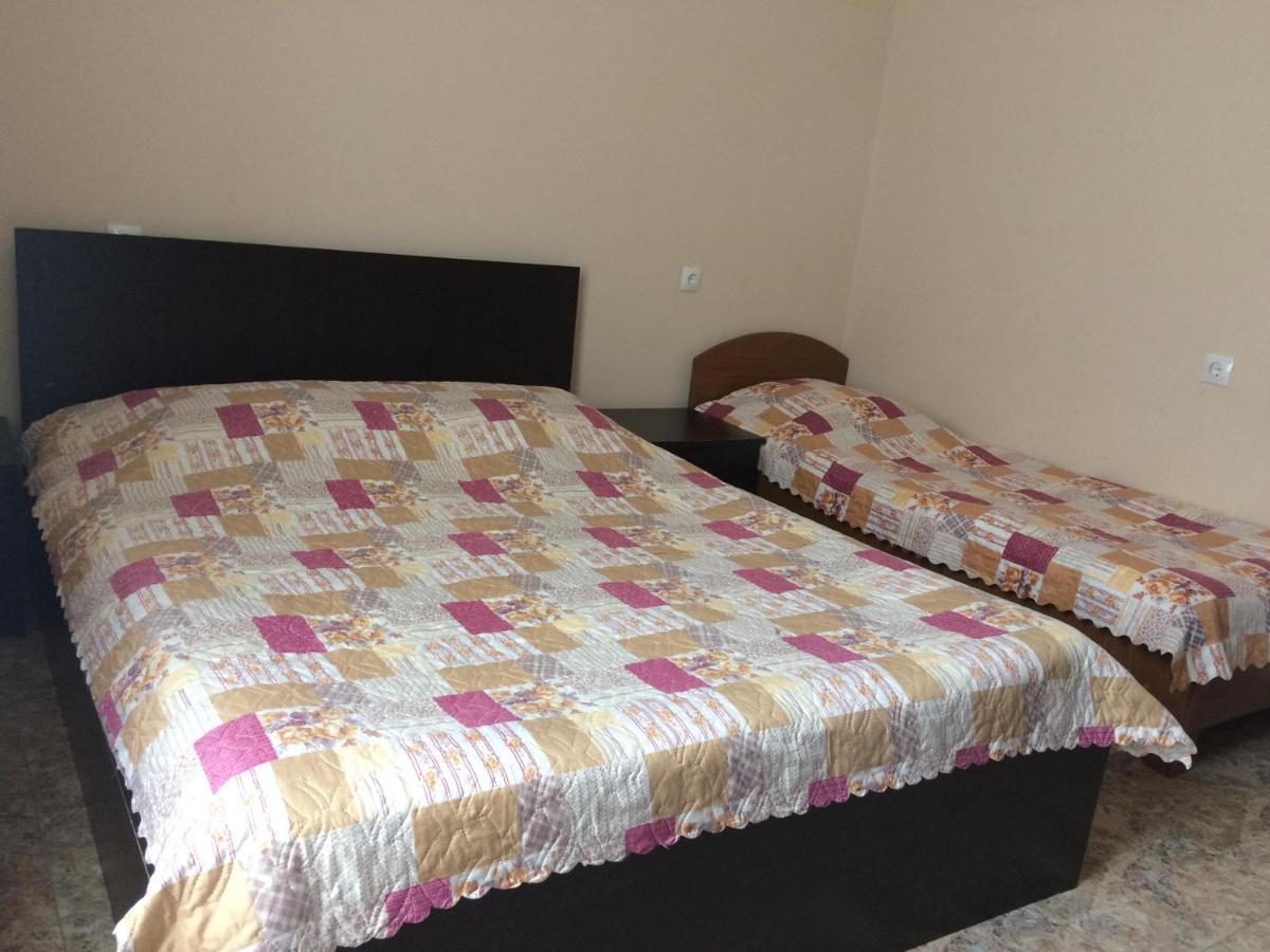 Guest House Kobuleti #788 Bagian luar foto