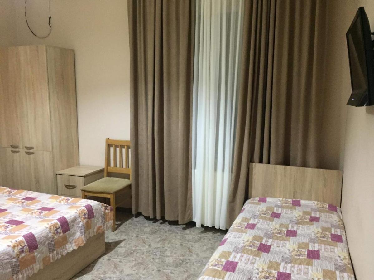 Guest House Kobuleti #788 Bagian luar foto