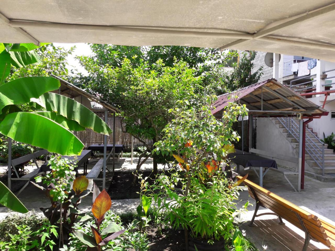 Guest House Kobuleti #788 Bagian luar foto