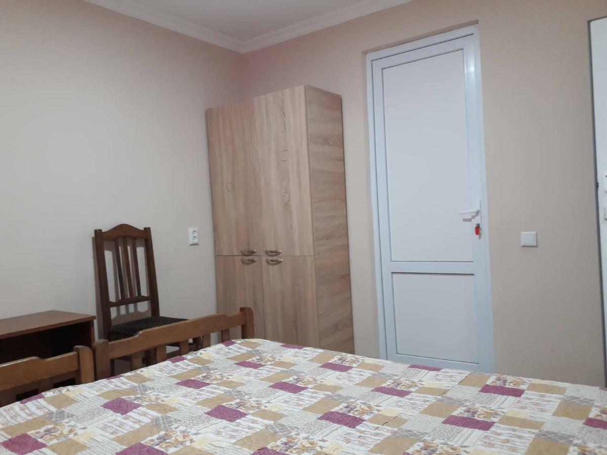 Guest House Kobuleti #788 Bagian luar foto
