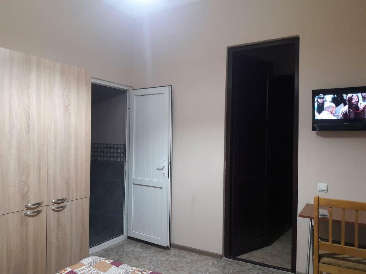 Guest House Kobuleti #788 Bagian luar foto